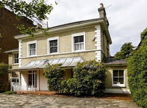 five bedroom property on Upper Richmond Road changed hands for 3.125,000