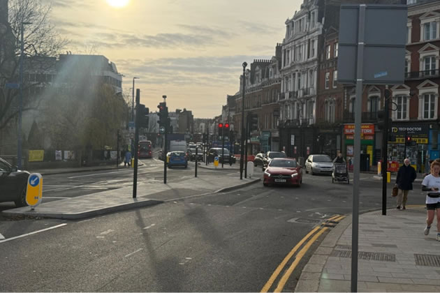 The approach to Putney Bridge